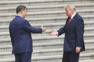 Trump i Xi namieszali na rynku ropy. Ceny wystrzeliły