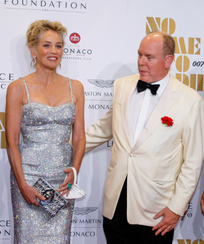 Sharon Stone pociesza księcia Monako?! 