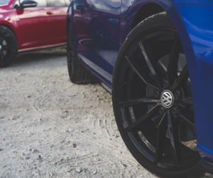 Volkswagen Golf GTI TCR 5D 2.0 TSI 290 KM DSG7 vs. Volkswagen Golf R 5D 2.0 TSI 300 KM DSG7 4Motion