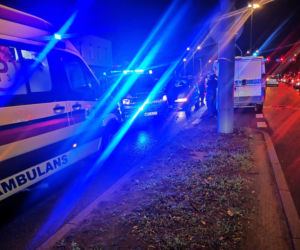 Zderzenie osobówki z radiowozem w Bydgoszczy! Dwie policjantki trafiły do szpitala