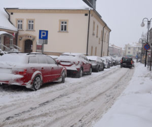 Zima nie odpuszcza. Pogodowy armagedon w podkarpackich miastach [ZDJĘCIA]