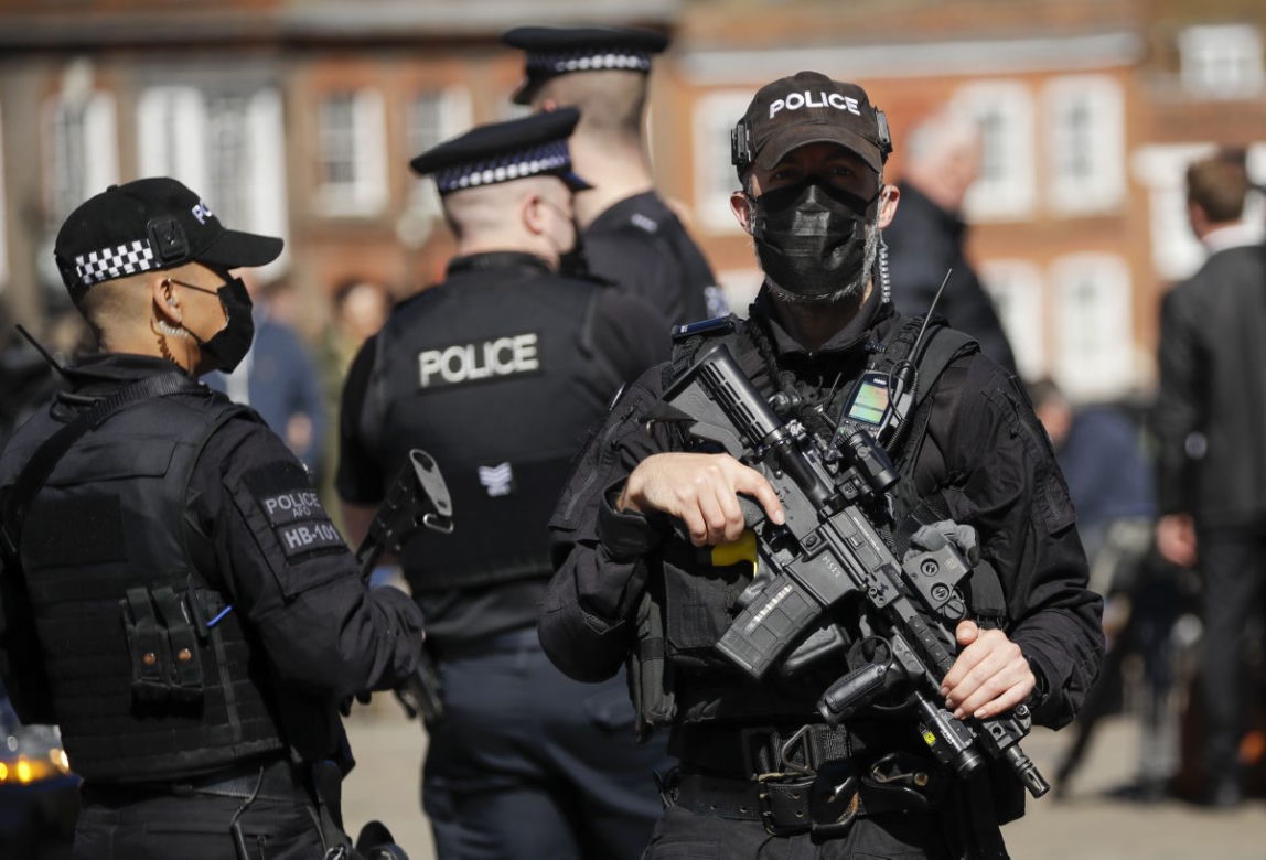 Pogrzeb księcia Filipa. Policja patroluje zamek Windsor