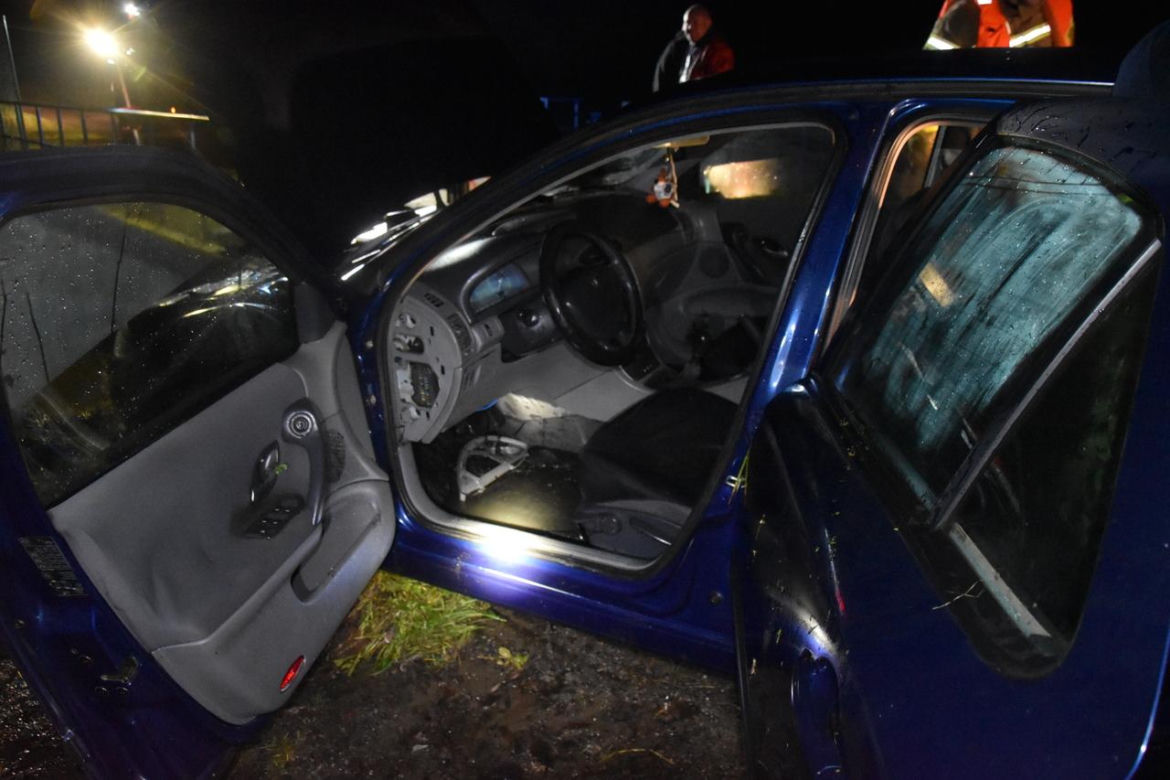 Auto wjechało do Obry