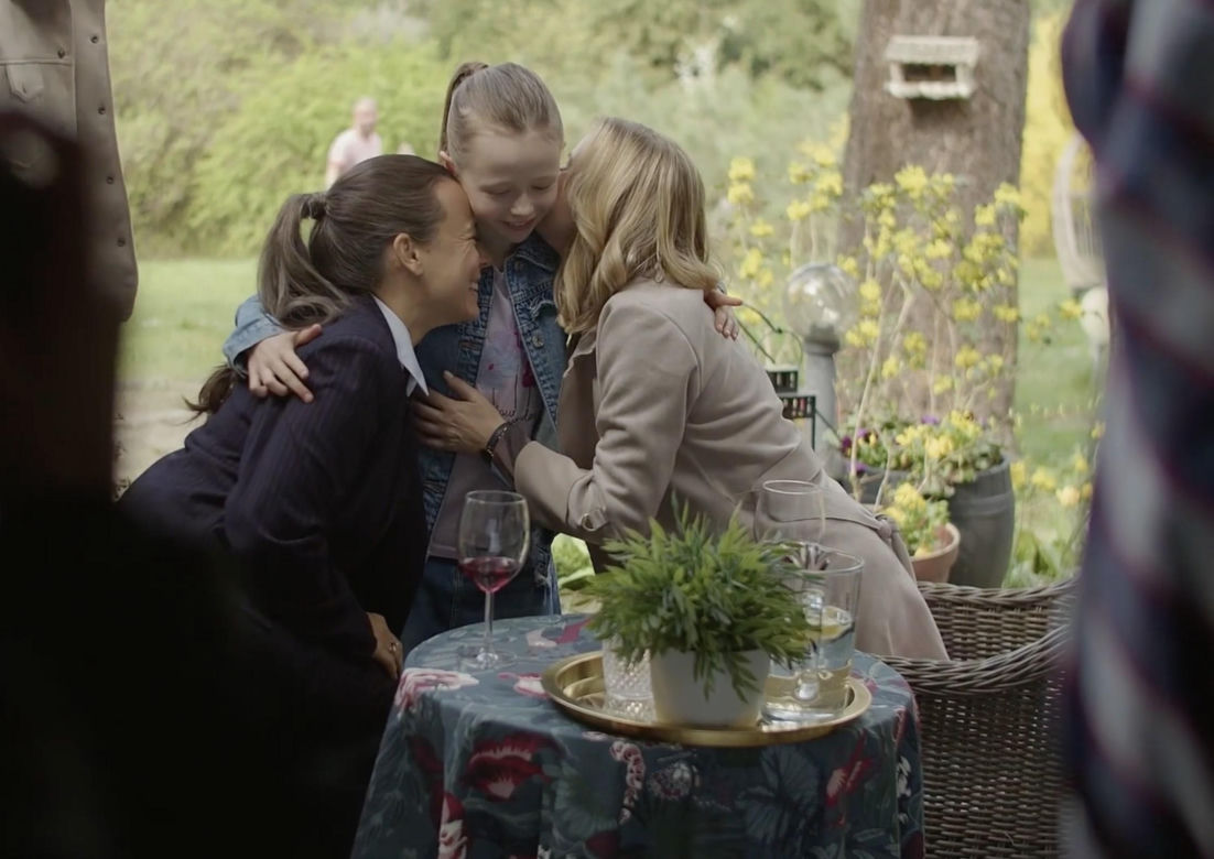 M jak miłość po wakacjach. Magda (Anna Mucha), Julia (Marta Chodorowska), Nadia (Mira Fareniuk)