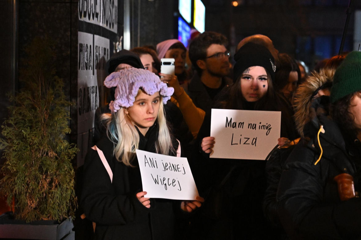 Cichy marsz po śmierci 25-letniej Białorusinki. „Miałaś na imię Liza. Niestety miałaś, nie żyjesz”