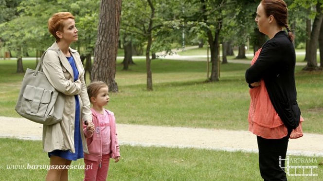 Barwy szczęścia odc. 1046. Marta (Katarzyna Zielińska), Ewa (Gabriela Ziembicka), Renata (Magdalena Smalara)