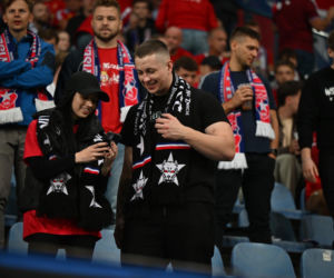 Tak kibice Wisły Kraków bawili się na trybunach. Znajdź się na zdjęciach