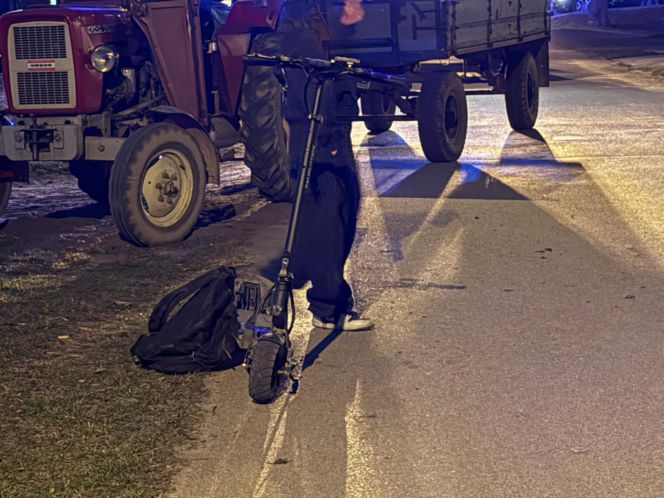 Nastolatek przejechany przejechany przez ciągnik w Wilanowie! Dwóch 14-latków na hulajnodze zderzyło się z traktorem