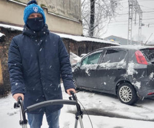 Bohaterski policjant uratował ludzi z ognia! Dziś potrzebuje pomocy