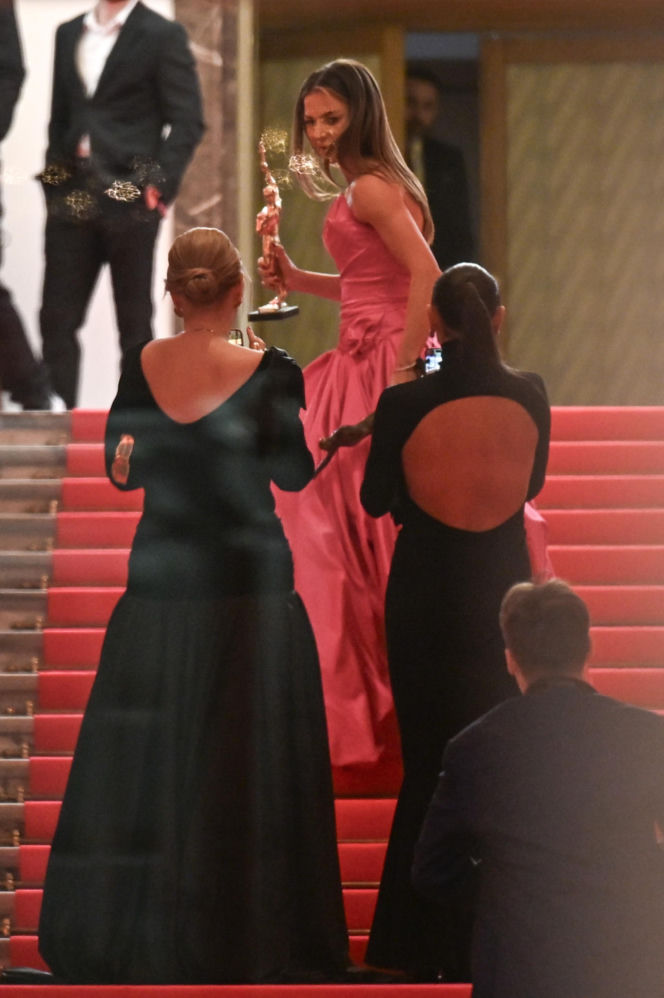 Anna Lewandowska wychodzi z Gali Mistrzów Sportu