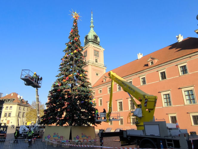 Dziwny obiekt w centrum Warszawy. Co tu powstaje? Stolica już stroi się na Boże Narodzenie!