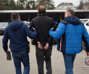 Gruzini okradli listonosza. Zabrali mu blisko 20 tys. złotych