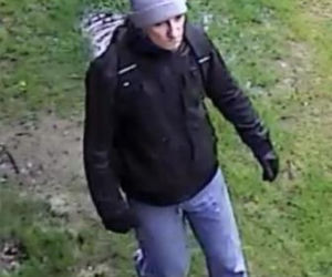 2 Łódzka policja poszukuje sprawcy kradzieży z włamaniem