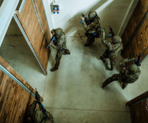 Terytorialsi szkolili się z czarnej taktyki . Trenują na poligonie i w terenie