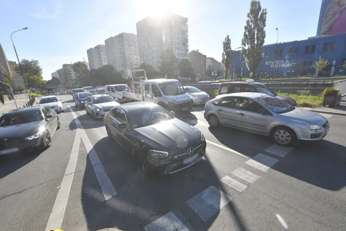 Warszawa stanęła. Gigantyczne korki przez remonty i zwężenia