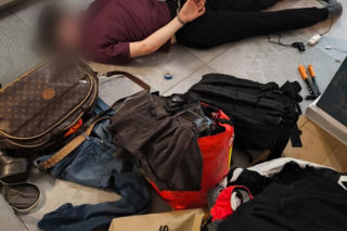 Policja rozbiła grupę handlującą lekami opioidowymi. Cztery młode kobiety nie żyją. Wśród zatrzymanych jest lekarz