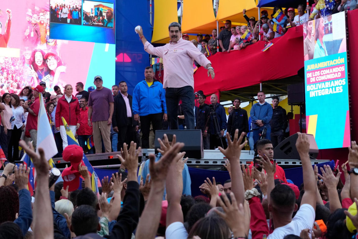 Nicolas Maduro z małżonką zostali schwytani i wywiezieni z kraju