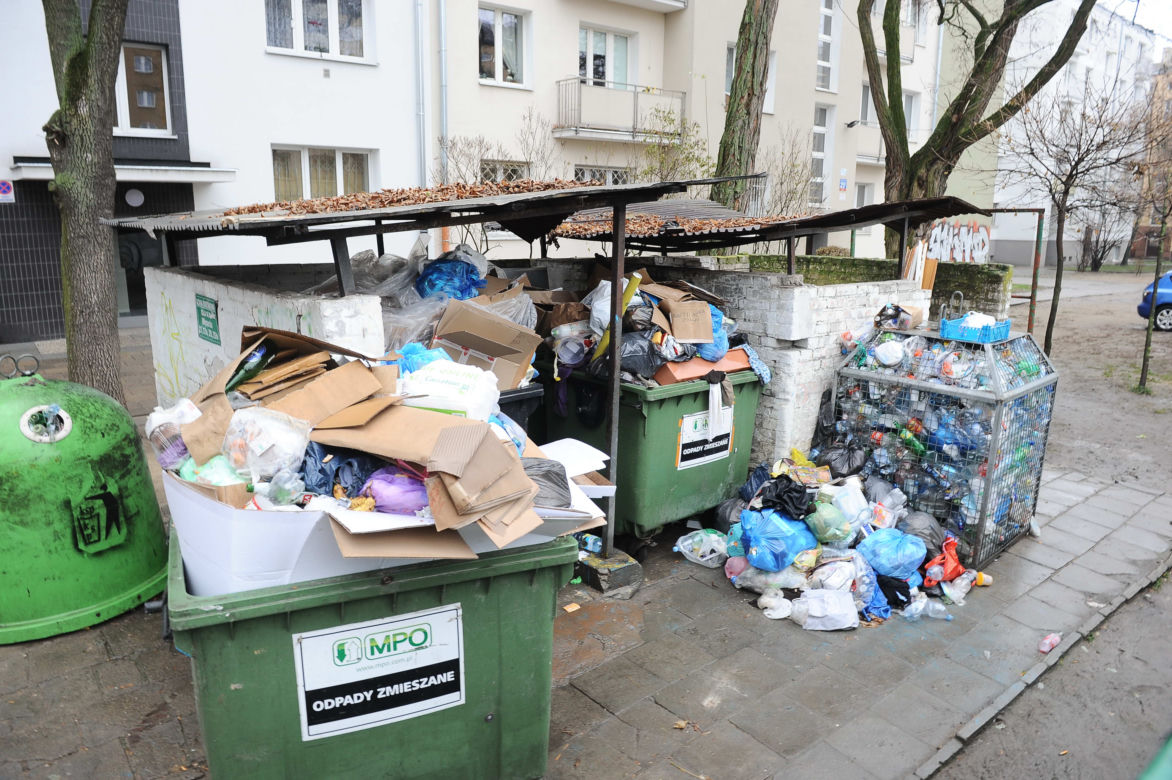Podwyżka za śmieci odroczona