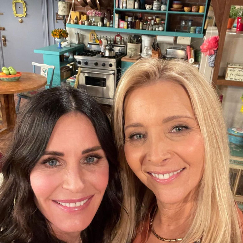Courteney Cox nie poznaje się w lustrze. "Nie sądziłam, że wyglądam tak dziwnie"