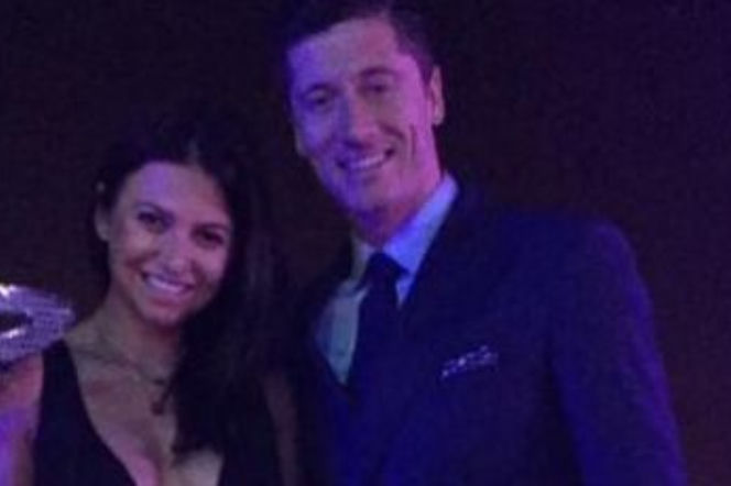 Anna Lewandowska zachwyciła fanów sylwestrową kreacją! Sexy mama, cudownie - komentują