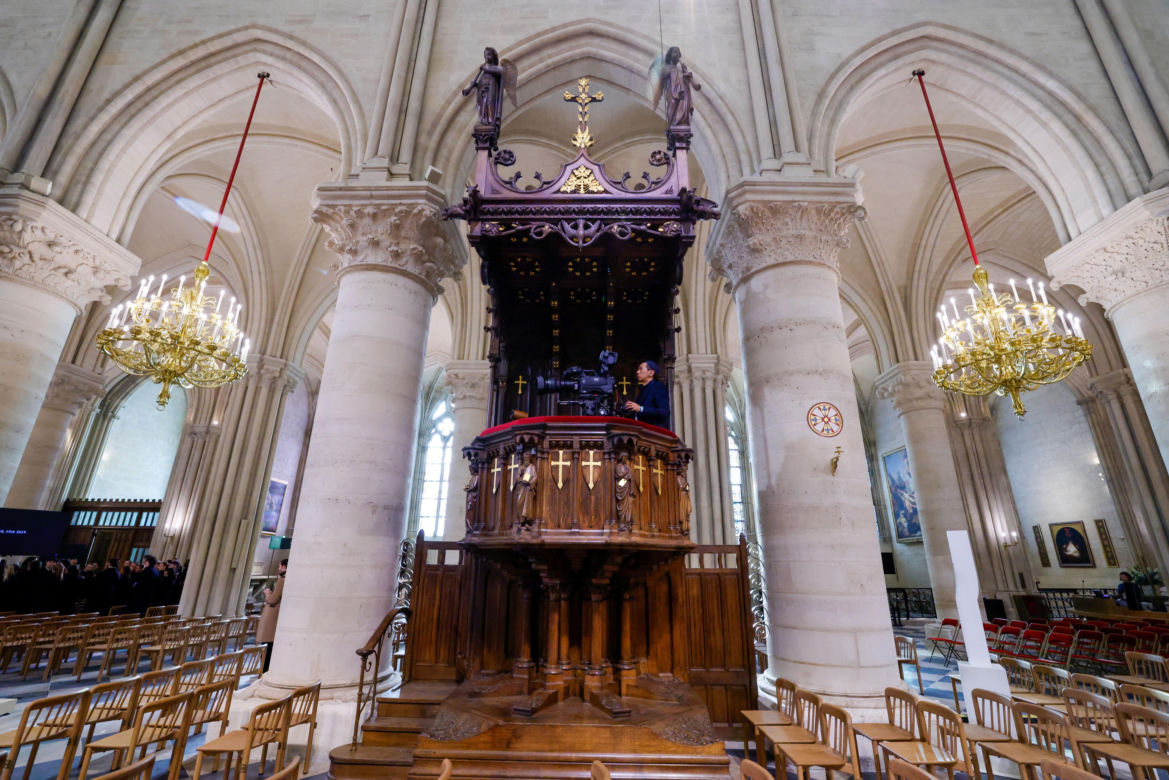 Paryż. Uroczyste otwarcie katedry Notre Dame