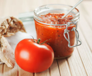 chutney-z-pomidorow-i-moreli.jpg