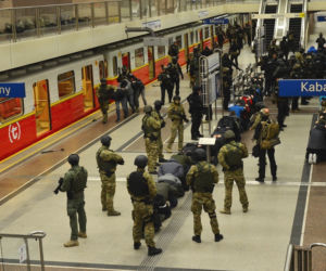 Ćwiczenia SOP w stołecznym metrze