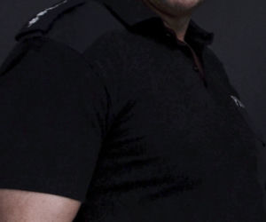 Policyjny rap – gwiazda „Policjantek i Policjantów” w autobiograficznej piosence