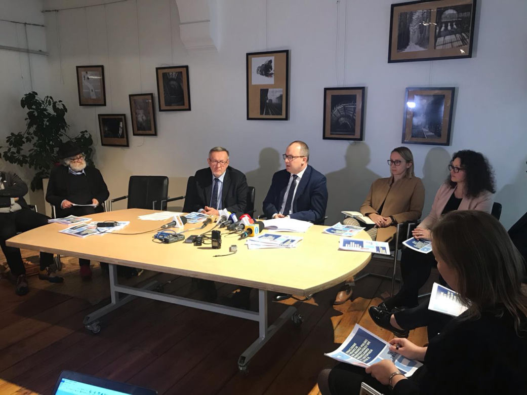 Konferencja przed Marszem Niepodległości