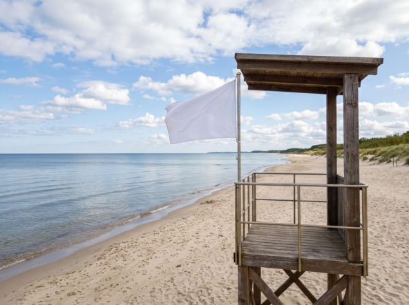 Sinice Sarbinowo. Czy w Sarbinowie można się kąpać 30.08? Flaga, warunki pogodowe