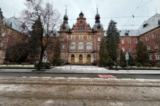 Miał centralne ogrzewanie i bunkier na cenne dokumenty. XIX-wieczny, bydgoski „Hogwart” ma się zmienić w luksusowy hotel