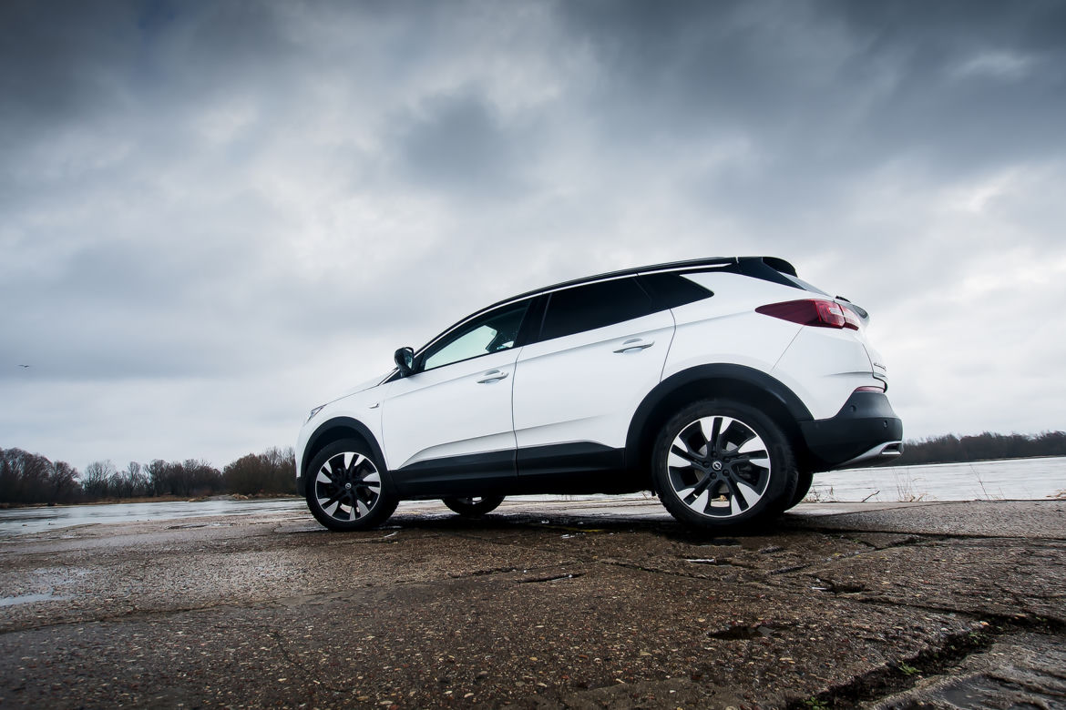 Opel Grandland X 1.2 Turbo 130 KM M6 Elite