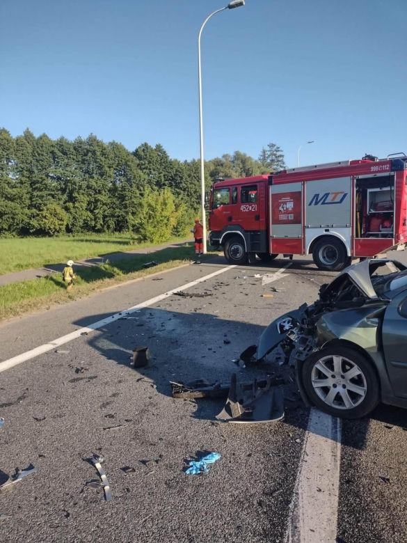 Tragedia na DK9 w Ostrowcu Świętokrzyskim. W zderzeniu aut zginął 70-letni kierowca