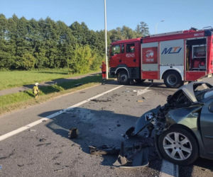 Tragedia na DK9 w Ostrowcu Świętokrzyskim. W zderzeniu aut zginął 70-letni kierowca