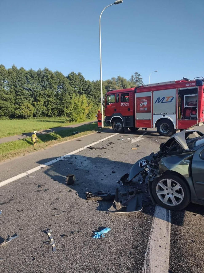 Tragedia na DK9 w Ostrowcu Świętokrzyskim. W zderzeniu aut zginął 70-letni kierowca