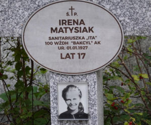 Niemcy mordowali je, bo pomagały rannym