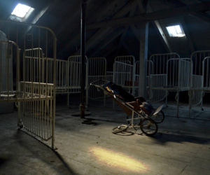Sfotografował opuszczony szpital i prosektorium. Tylko dla ludzi o mocnych nerwach! 