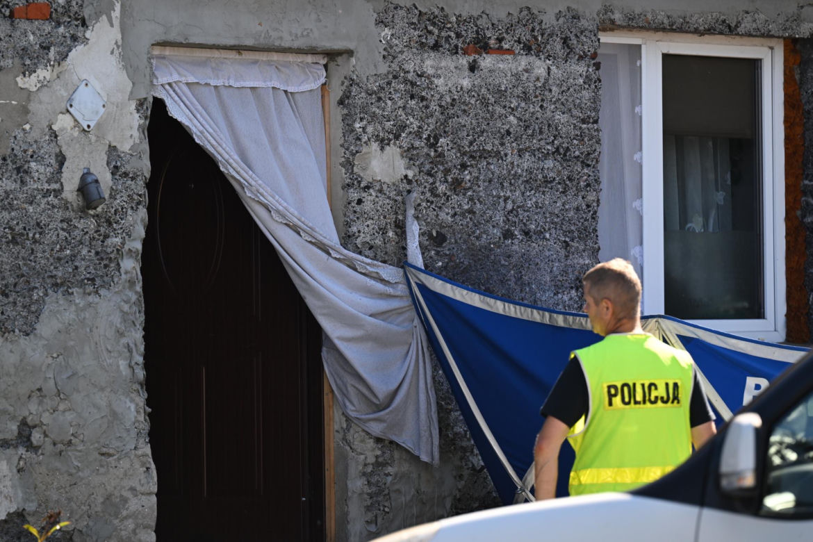 Zwłoki trzech noworodków zakopane w piwnicy. 20-latka matką, tatusiem dzieci jest jej 54-letni ojciec