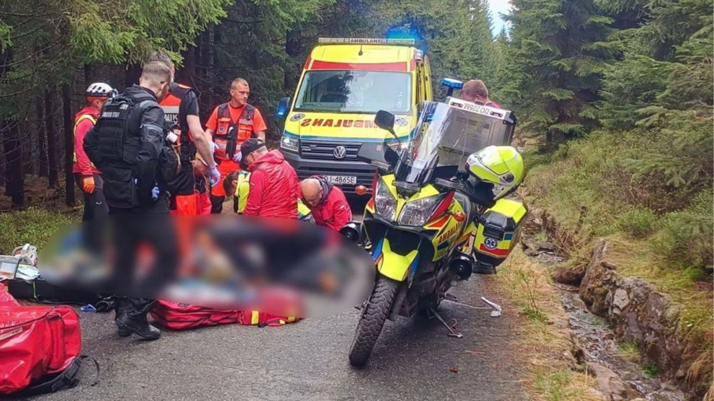 Tragedia na niebieskim szlaku. 50-latek walczył o życie, turyści ruszyli na ratunek