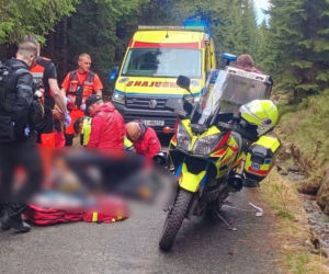 Tragedia na niebieskim szlaku. 50-latek walczył o życie, turyści ruszyli na ratunek