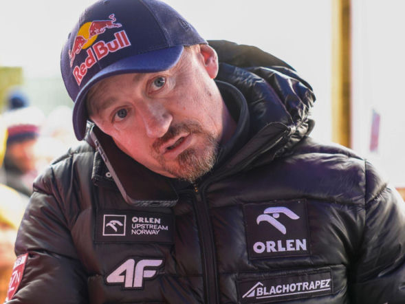 Adam Małysz grzmi po występie polskich skoczków w Ruce. Nie miał litości