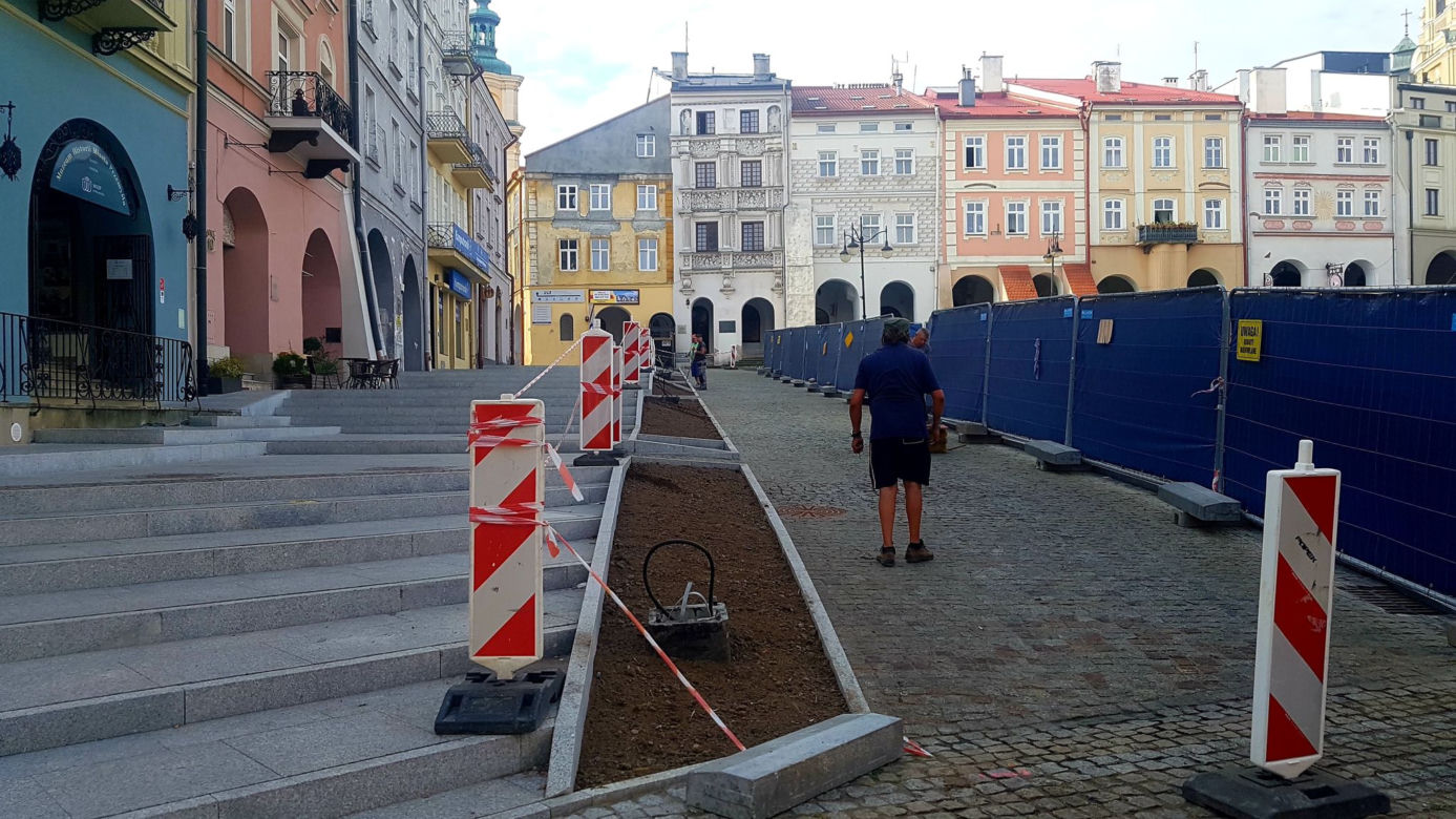 Odsłonięto kolejny fragment płyty przemyskiego Rynku! [ZDJĘCIA]