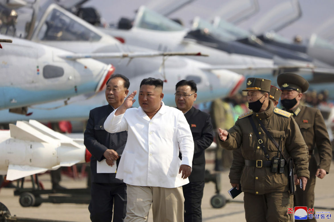 Kim Dzong Un schudł o POŁOWĘ! Zrezygnował tylko z trzech rzeczy