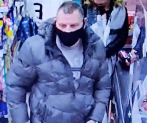 Ta para jest na celowniku policji z Bydgoszczy. Zobacz jak wyglądają! 