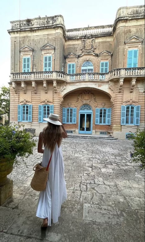  Elle Macpherson coraz bardziej seksowna! 58-latkę rozgrzewa romans z bratem prezydenta?