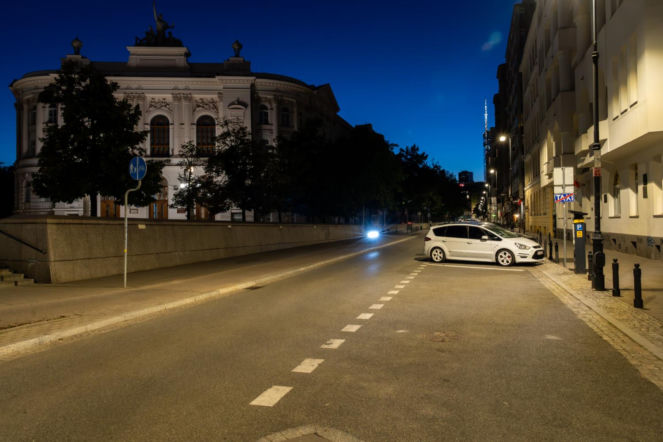 Historyczne oświetlenie po nowemu. Kontynuujemy wymianę stołecznych opraw - ZDM Warszawa