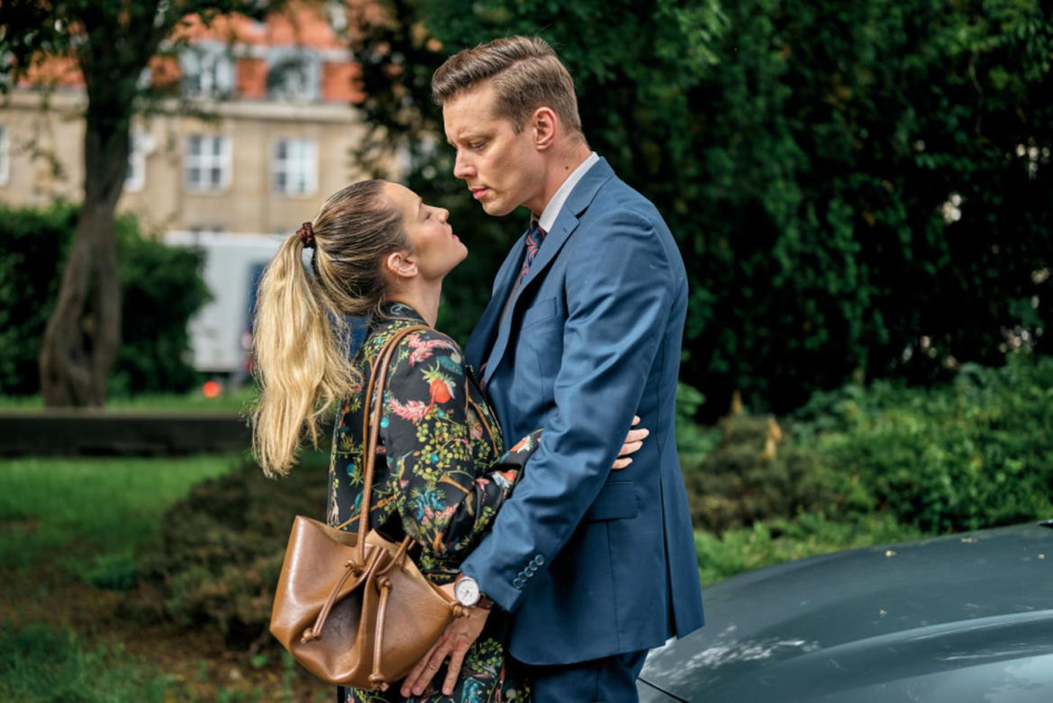 Na Wspólnej odc. 4092. Kasia (Julia Chatys), Darek Żbik (Michał Mikołajczak)