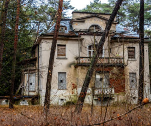 Opuszczona willa w Konstancinie