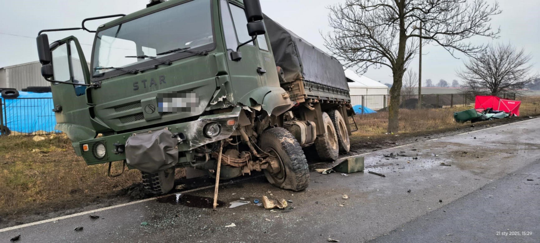 Muzyk disco polo zginął w strasznym wypadku. Audi wbiło się w ciężarówkę z żołnierzami
