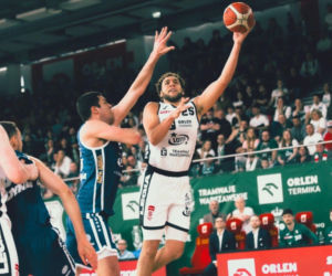 Koszykarze Legii odnieśli piąte ligowe zwycięstwo z rzędu, pokonując AMW Arkę Gdynia 91:84